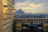 Crowne Pyramids Palace