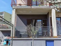 Modern Apartment in Pula with Balcony