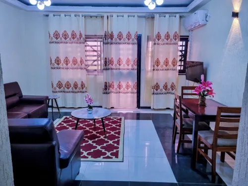 NN Guest House - Parkplatz