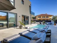 Luxurious Villa in Rovinj with Pool - Villas