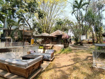 Grand Mulia Sakinah Boutique Resort Отели в г. Gempol