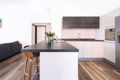 Other ??Sunshine?? Magnificently Bright 2BR Top City Centre Townhouse Photo