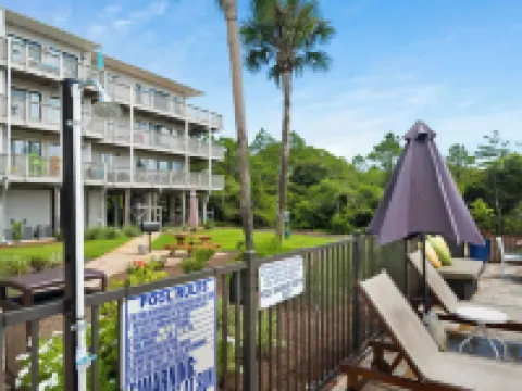 2 Minutes to the Beach & Dog Friendly - Sleeps 4 Hotels in Santa Rosa Beach