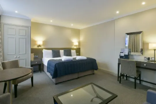 Crown & Mitre Hotel Hotel di 