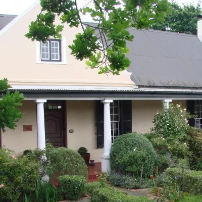 Die Waenhuis Guest House Hotels near George Central