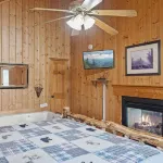 Smoky Cabin Near Dollywood Hot Tub & Pool Table