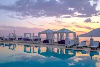 Lukka Exclusive Hotel - Kolam Renang Peribadi