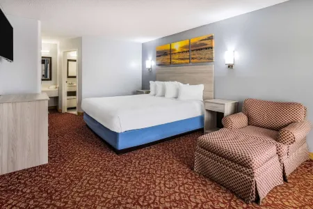 Days Inn & Suites by Wyndham Williamsburg Colonial