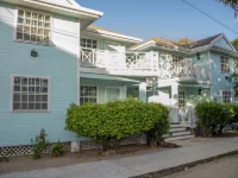 Easy Living Apartments Hotels in Placencia