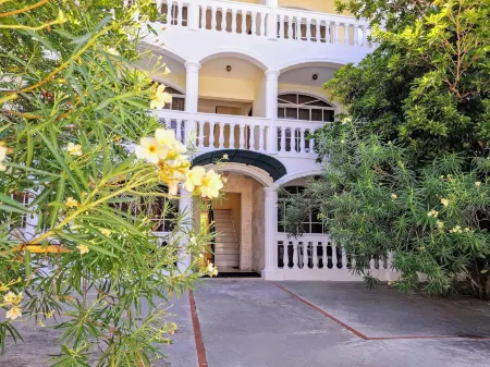 Costambar Beach Seaside Apartment