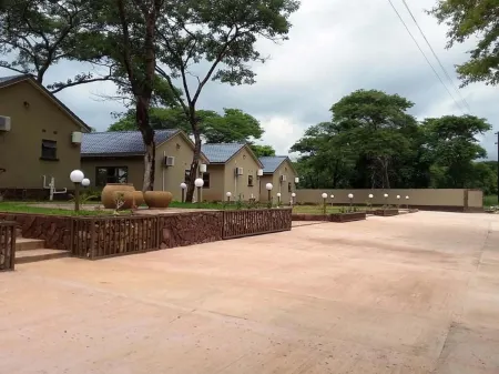 Tiffany s Canyon Lodge Отели в г. Кафуэ