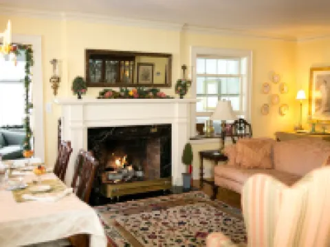 1810 Emerson House Bed & Breakfast - Adults Only Hoteles en Beloit