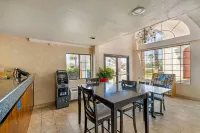 Econo Lodge Moreno Valley - Pet friendly