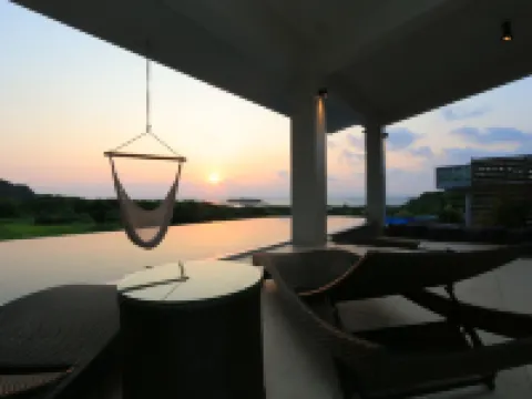 (マリンクス プールヴィラ ナカンダカリ 南城のホテル