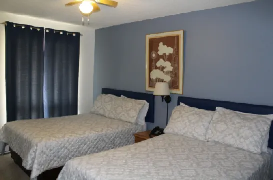 Two Rivers Motel Hotels in 