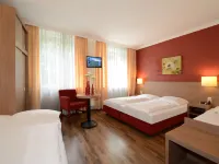 Hotel Marienthal Garni Hotels near Blohms Park