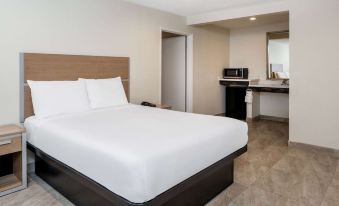 Super 8 by Wyndham Bakersfield CA