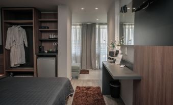 Elizabeth Queen Luxury Rooms
