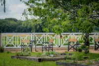 Logis le Fleuray Hotels in Mesland
