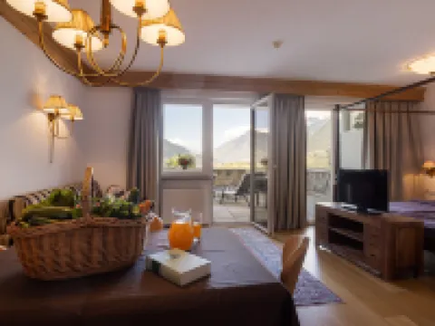 Hotel Finkennest - Panoramic Garden Resort Hotels in Scena