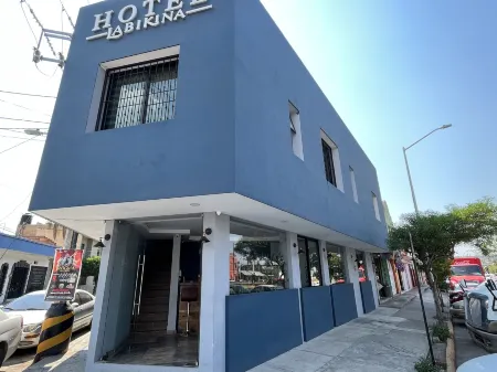 Hotel la Bikina Отели в г. Текила