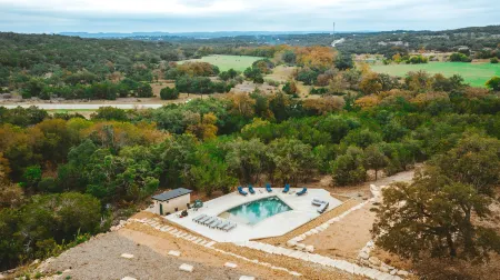 Starlight Horizon G - the Distillery Отели рядом с достопримечательностью «Cranes Mill Marina»