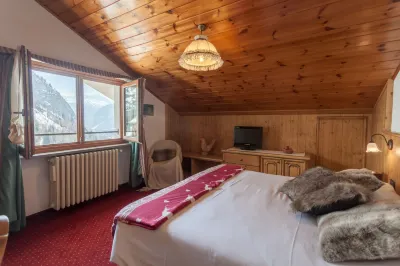 Hotel Vallée Blanche Courmayeur Отели рядом с достопримечательностью «Funivia Courmayeur»