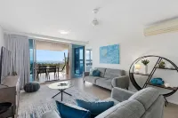 Azure Sea Airlie Beach Resort