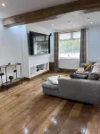 Modern Newly Renovated 3 Story House in Ebbw Vale Hôtels à : Abertillery