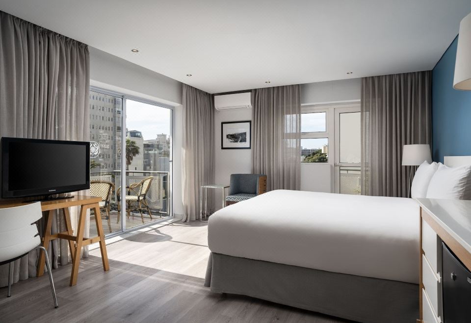 Protea Hotel Cape Town Sea PointOver view