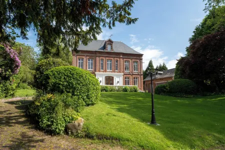 Le Manoir de la Belle Epoque Отели рядом с достопримечательностью «Chemin Littoral du Bois de Cise au Tréport»