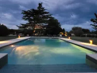 Mas la Pomarede Hotels in Robion