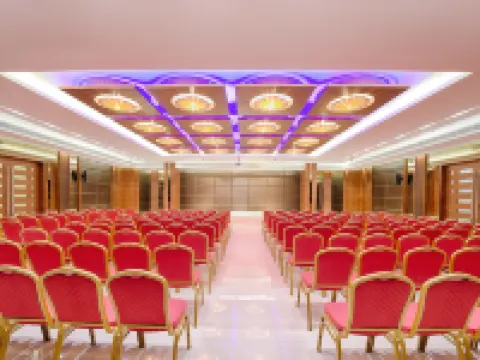 Hotel Vivera Grande Hotels in Dindigul