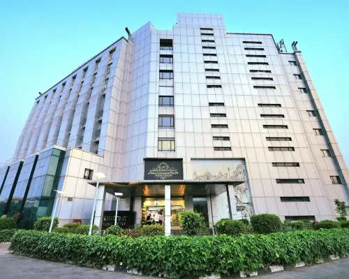Aristocrat Hotel Hotels near NUJS