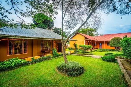 Banana Village Отели в г. Lyamutundwe