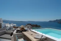 Nano Oia Villas Hotels in Santorini