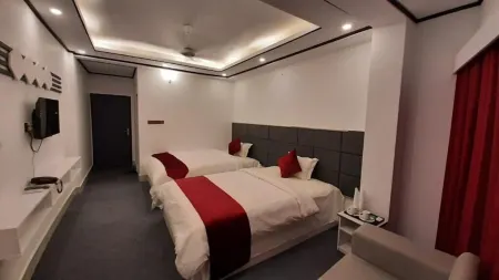 Grand Mafi Hotel & Spa Отели рядом с достопримечательностью «Cross Bridge»