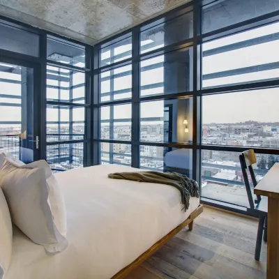 Boro Hotel Hotels near G Subway Line