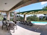 Ouzo Stone House 1 with Private Pool Ξενοδοχεία στην πόλη Πλωμάρι