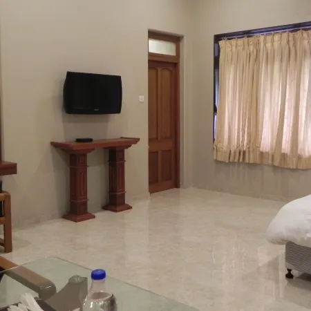 Hotel Aram