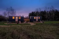 ShepherdsHut-Cotswolds-PetFriendly-WoodBurner Отели в г. 