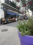 In Avignon's trendy district - Historic center - Quiet street - Terrace