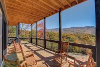 Incredible Mountain Views, 5 King Suites w/Balconies, 3 Fire Pits, Hot Tubs