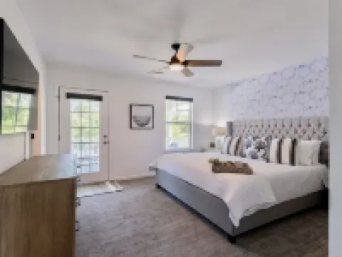 GOLF CART! Remodeled home near Old Town, Xbox! Hotels in Bluffton