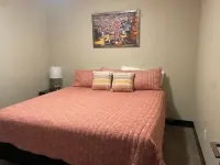 Beautiful Newly built Bayside Lake Front Condo! Hotels in Arnolds Park