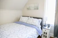 Cozy 2bdrm Apt. Walk  downtown bring your pets - balcony
