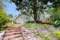 Balsam House Hotels near Driftless Glen Distillery