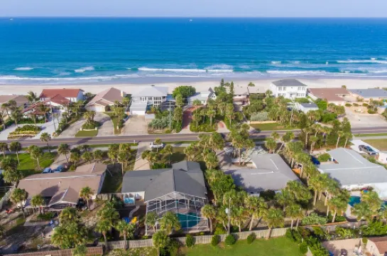 Chic Pool Firepit WiFi Haven Near Beach Hotels in Ponce Inlet