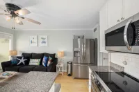 Breathtaking Ocean-view Condo with Pool, Fishing Pier 棕櫚島住宿飯店