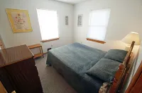 Close to Beach with Ample Amenities - Spacious Charming Cottage